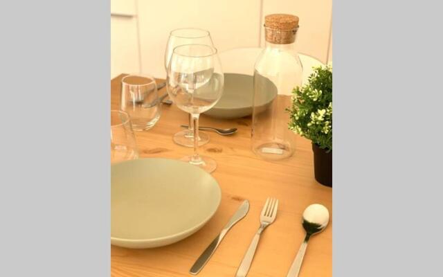 Charming studio next to Fiera with Terrace and parking