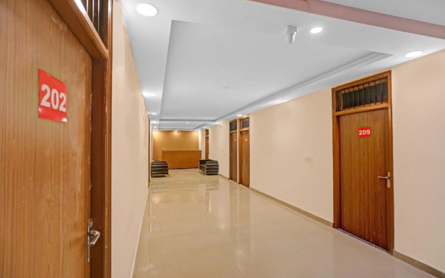 OYO 85984 Hotel Happy Spring