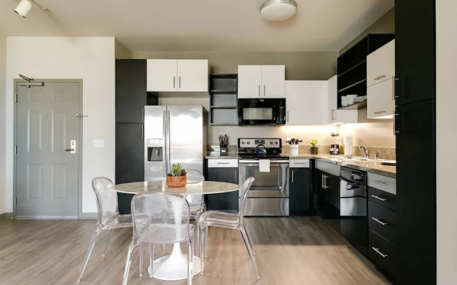 Walk to Venice Beach From a Sleek Apartment