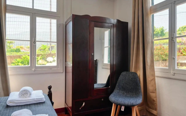 Os Ferreirinhos a Home in Madeira