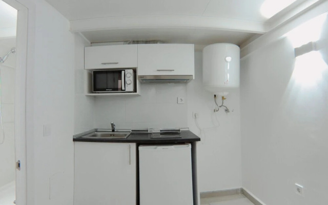 Duplex con cama de 135cm, A/C. WiFi metro Plaza Eiptica