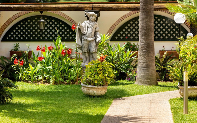 Hotel Don Manolito