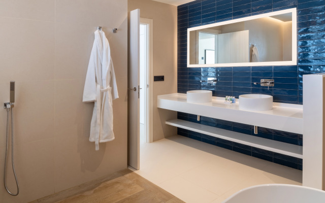 Royal Marina Suites Boutique Hotel