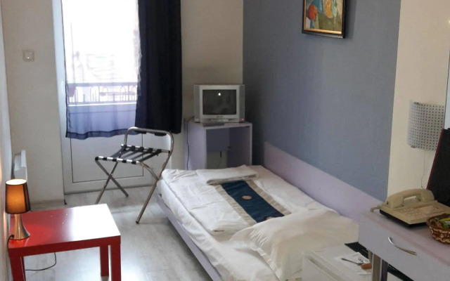 Scotty's Boutique Hotel