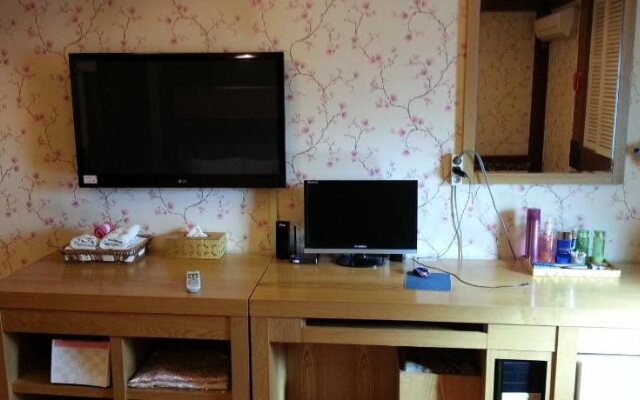 Valentine Hotel