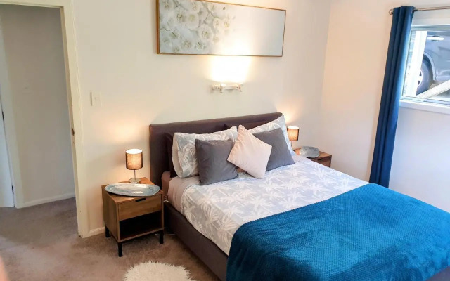 Unique Estuary & Bird Apartment in Te Haumi Paihia