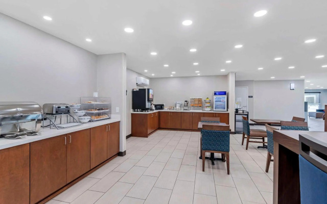 Comfort Inn & Suites