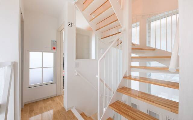 Wakoso Harmonious Light West
