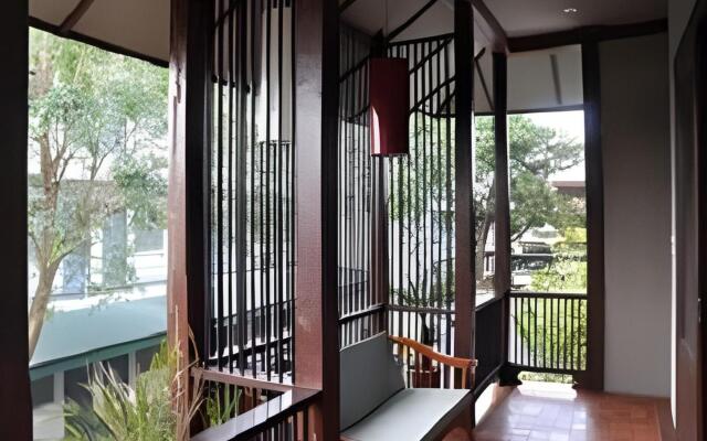 Baan La Poon Hotel