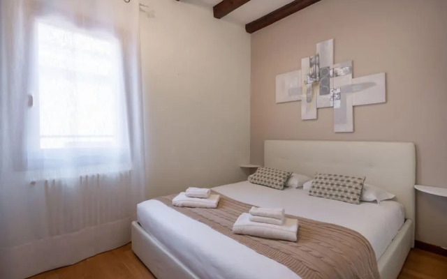 Herion Palace Apt 1 - Locz