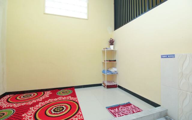 OYO 90217 Cmb 37 Guest House