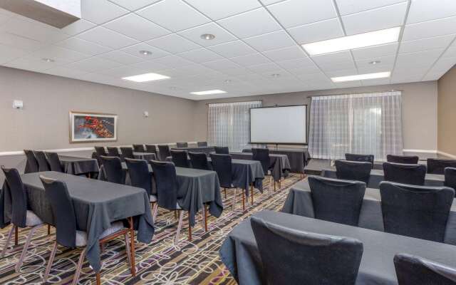 La Quinta Inn & Suites by Wyndham Clifton/Rutherford