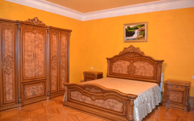 Хостел Family House