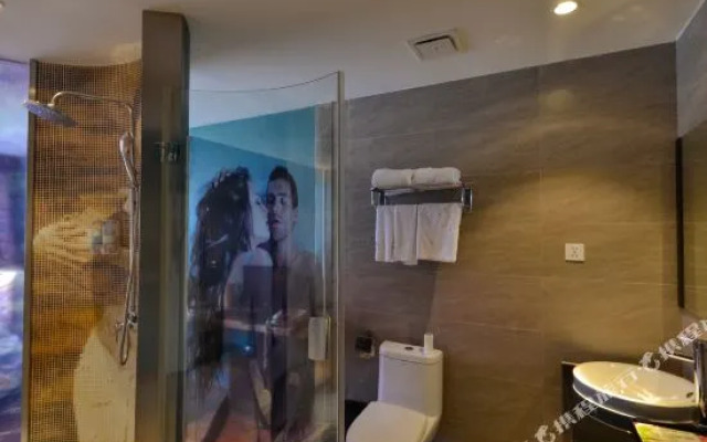 鸿兴商务宾馆(台州中盛广场店)