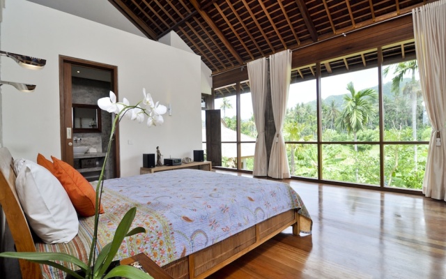 Nusa Indah Villa – Guest Rooms – Candi Dasa