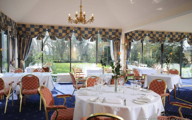 The Riverside House Hotel