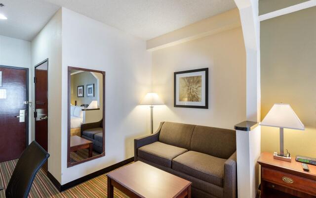 Quality Inn & Suites West Chase