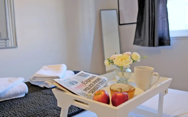 Orange Apartments - Belgrave Mansions