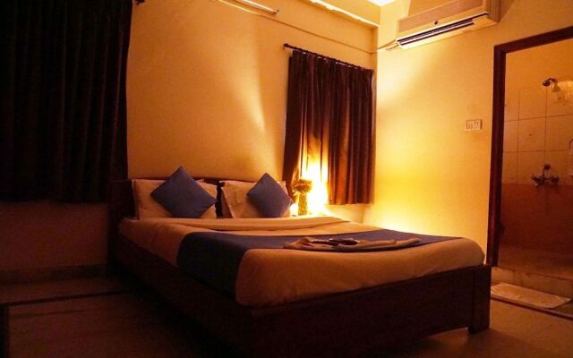OYO 18454 Hallmark Inn Begumpet