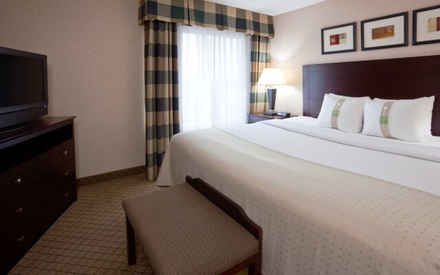 Holiday Inn & Suites Wausau-Rothschild, an IHG Hotel