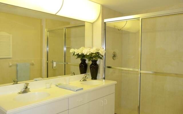 Sunny Beachfront Condo With Pool and Sw-facing Balcony