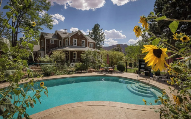 Sunflower Hill Inn