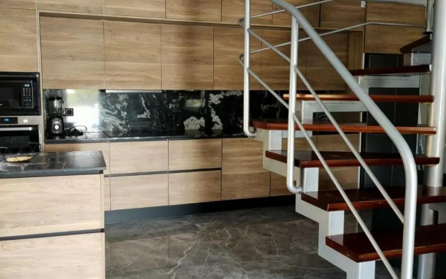 Maravillosa casa con piscina grande y bosque