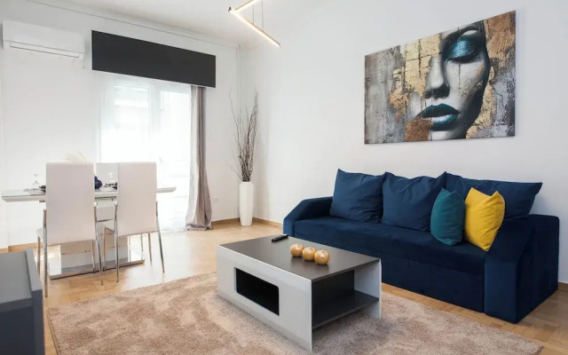 Stylish Renovated 2 Bd Apt in Exarcheia
