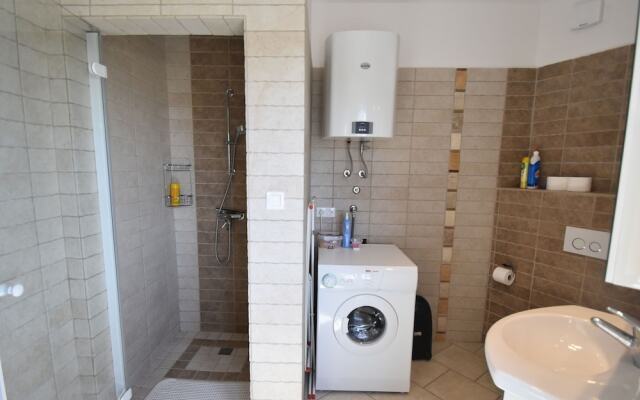 Spacious Apartment in Novi Vinodolski With Swimming Pool