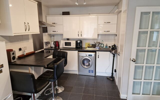 Super Comfy Apartment - Devon - A38 - Sleep 4pers