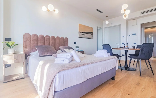Aurora Apartment