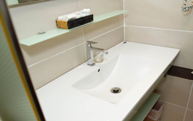 Thanh Long Tan Hotel