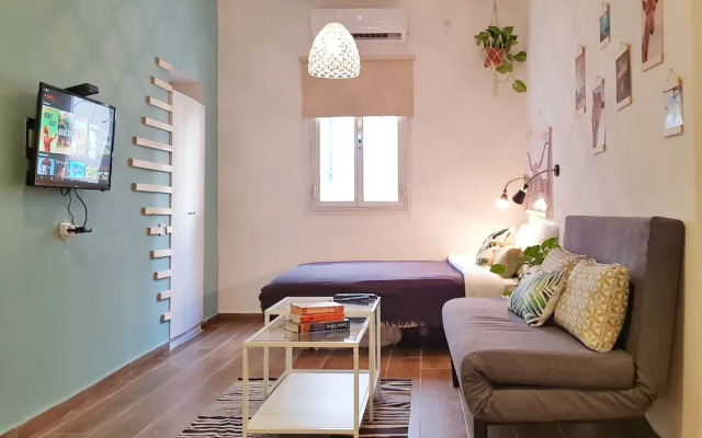 Beta Studios ApartHotel