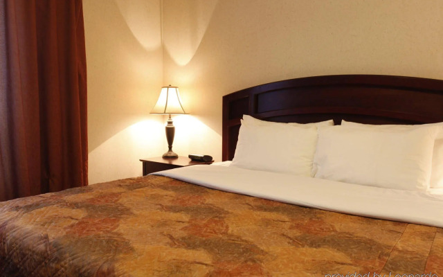 Pomeroy Inn & Suites Fort St. John