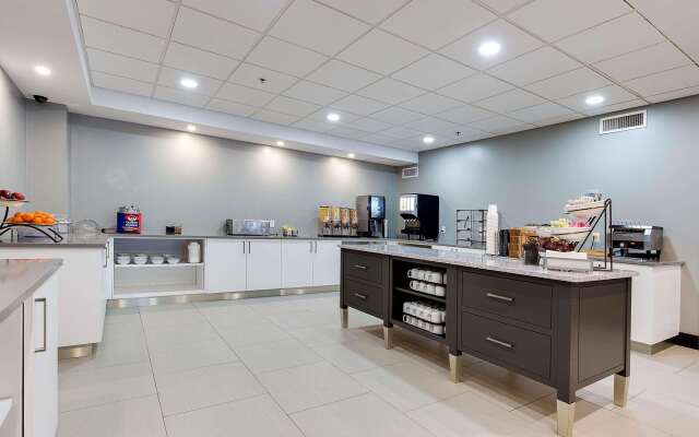 Country Inn & Suites by Radisson, Niagara Falls, ON