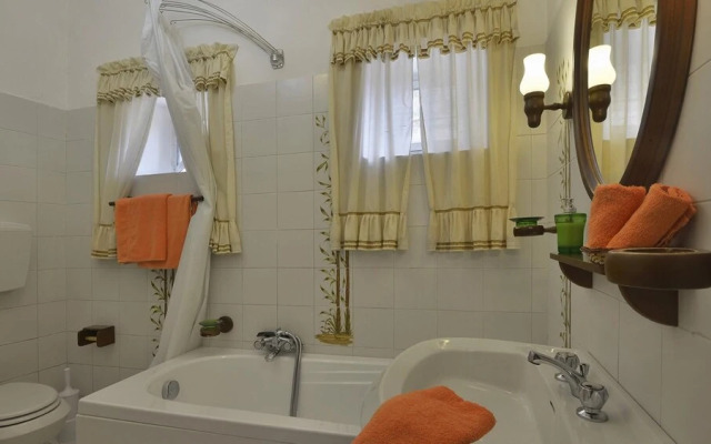 Lu-d734-anto9at - Villa Raffaelli 10