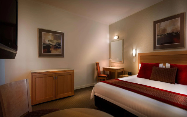 Best Western Plus Travel Inn Hotel