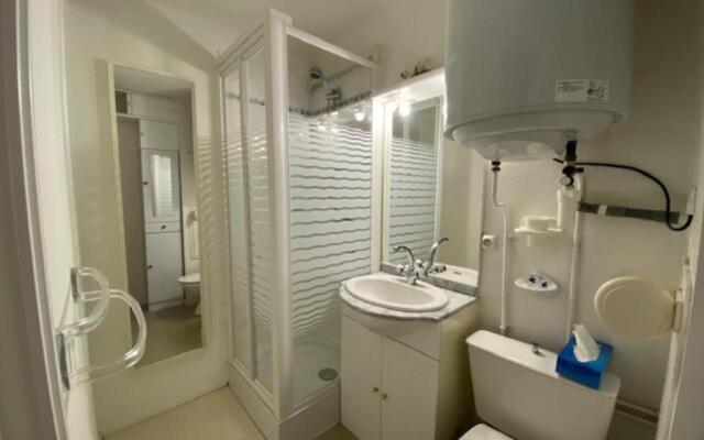 23m Peaceful With Balcony With Sea View !