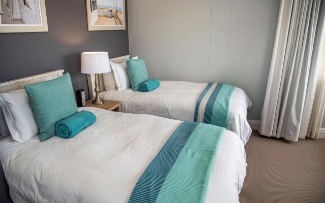 Waterfront New Listng - 8 South Quay -