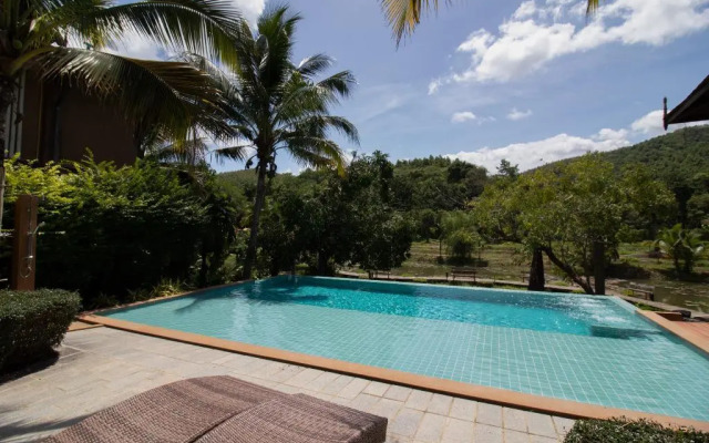 Royal Train Garden Resort By Zuzu