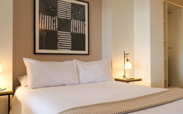 w Beautiful 1BR With Balcony in Miraflores