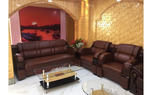 OYO 27855 Hotel Holiday Villa