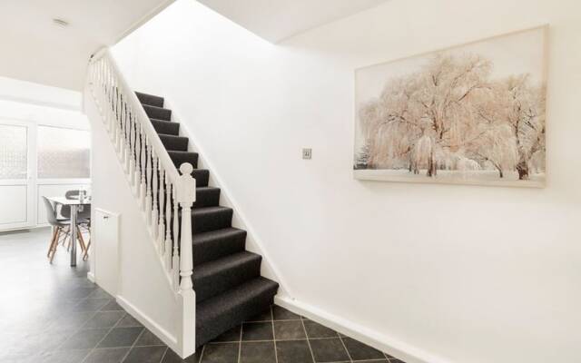 City Centre House FREE PARKING