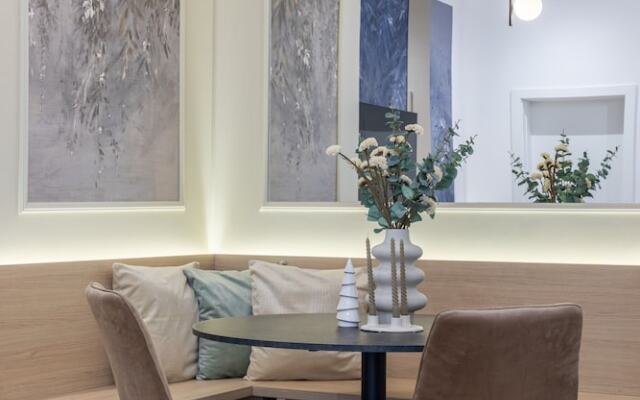 Luxury Piata Romana 2BR Urban Sanctuary by HOLT