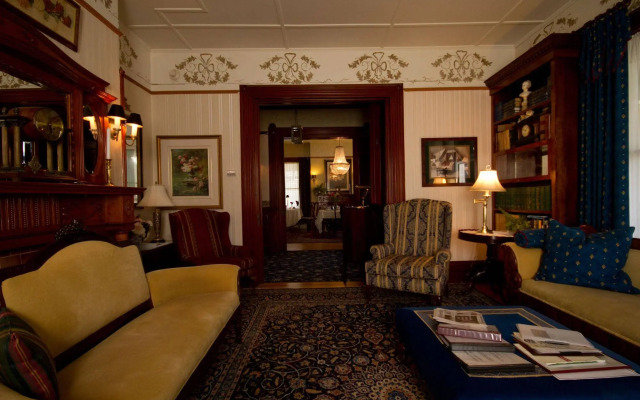 Victoria's Historic Inn