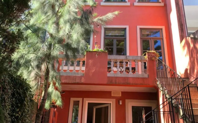 GR Suites