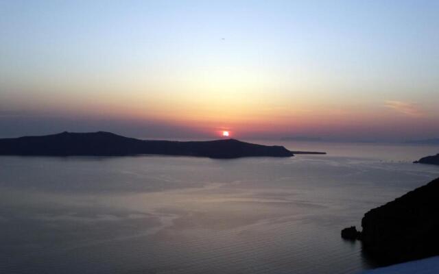 Yposkafo Suites - Private Studio - Santorini