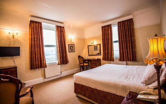 Queen s Hotel