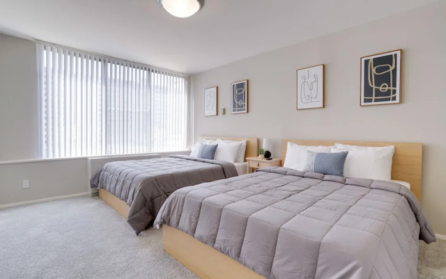 Stylish Condo in Crystal City