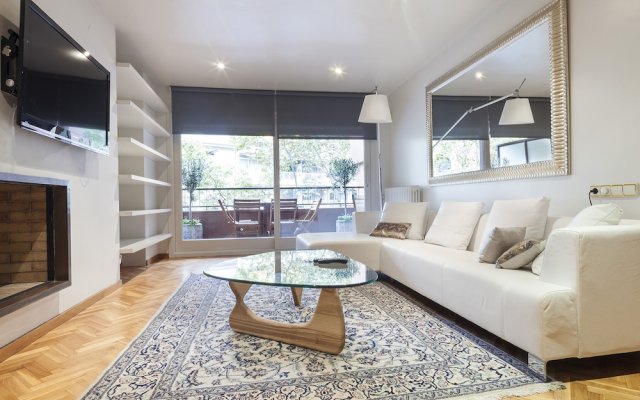 Apartment Barcelona Rentals - Classic Bonanova Apartment